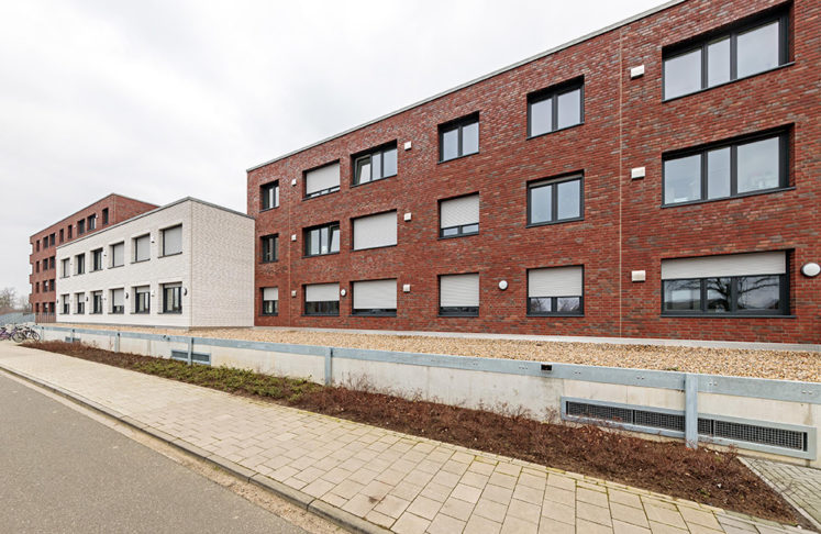 Schrameyer GmbH und Co. KG Ibbenbueren
Anwendungsbeispiel: Neubau Wohnhaus am Klukkerthafen in Nordhorn
Foto: Hans-Rudolf Schulz